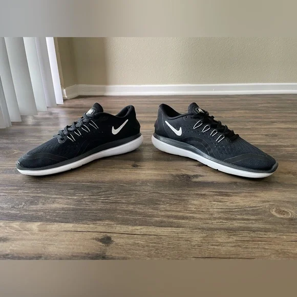 Nike Flex 2017 Womens 8 Running Sneakers Black Lace Up Comfort Low 898476-001 - Picture 7 of 16